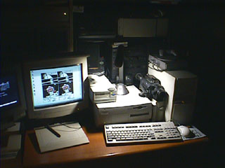 1997年6月28日の部屋写真、プロフィールの載せてたのが、その後削除になってお蔵してたのを発掘しましたヽ(T_T)丿「Macintosh/AT」との注釈があった(^_^;)