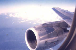 飛行機の窓から雲を撮影したのがあるんですけど、見事にネガが無いんですよヽ(^.^;)丿